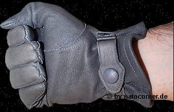 seit Generationen bekannt , jetzt auch in "Neu" , der Handschuh - Modell BW