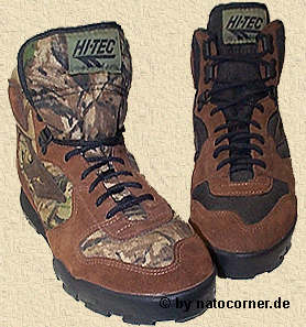 rechts in braun/schwarz,  links im Originalzustand